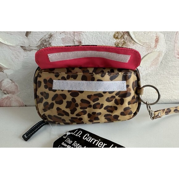 Scout women wristlet leopard print made with cotton twill size 6X3.5X1" - Picture 9 of 14